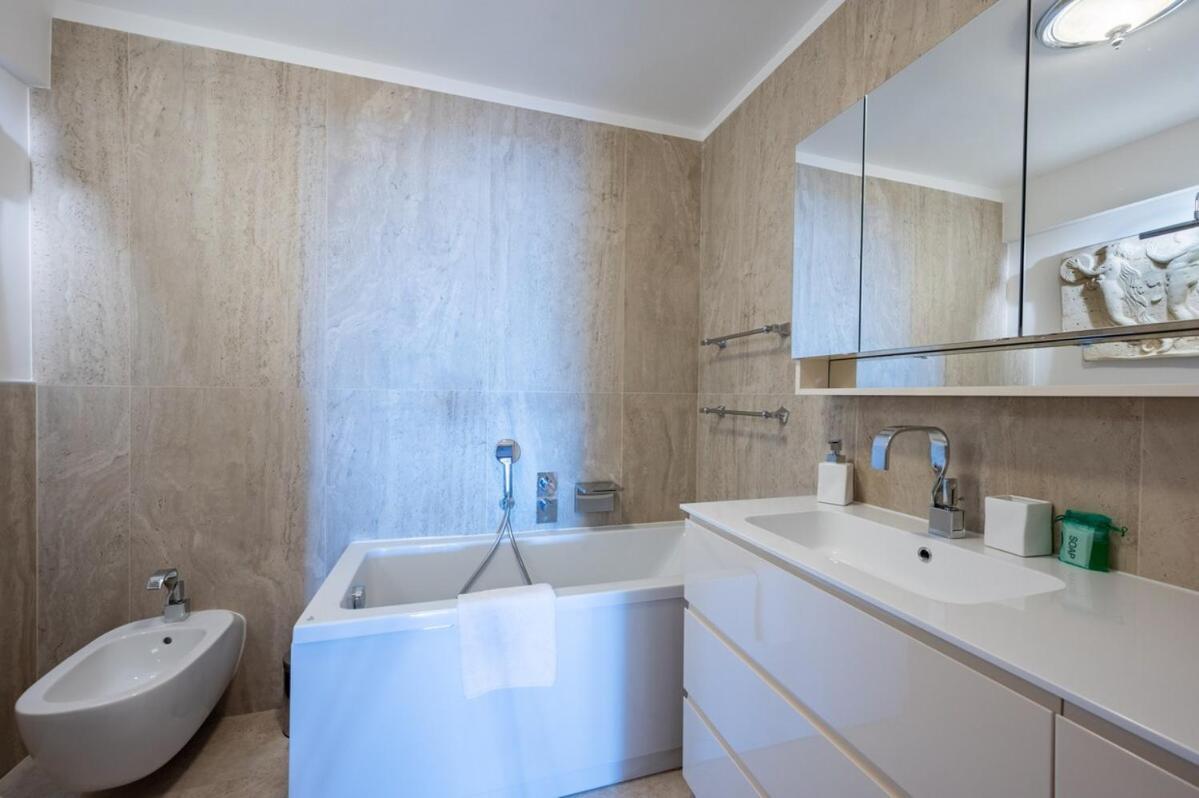 Appartement La Pompadour - Luxueux 3 P, Vue Mer, 3 Min Croisette